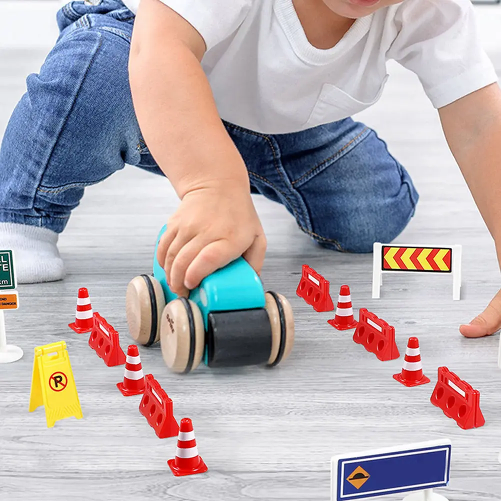 

30Pcs Traffic Road Signs Mini Fences Buckets Playset Educational Simulation Construction Cones Street Scene Learning Set