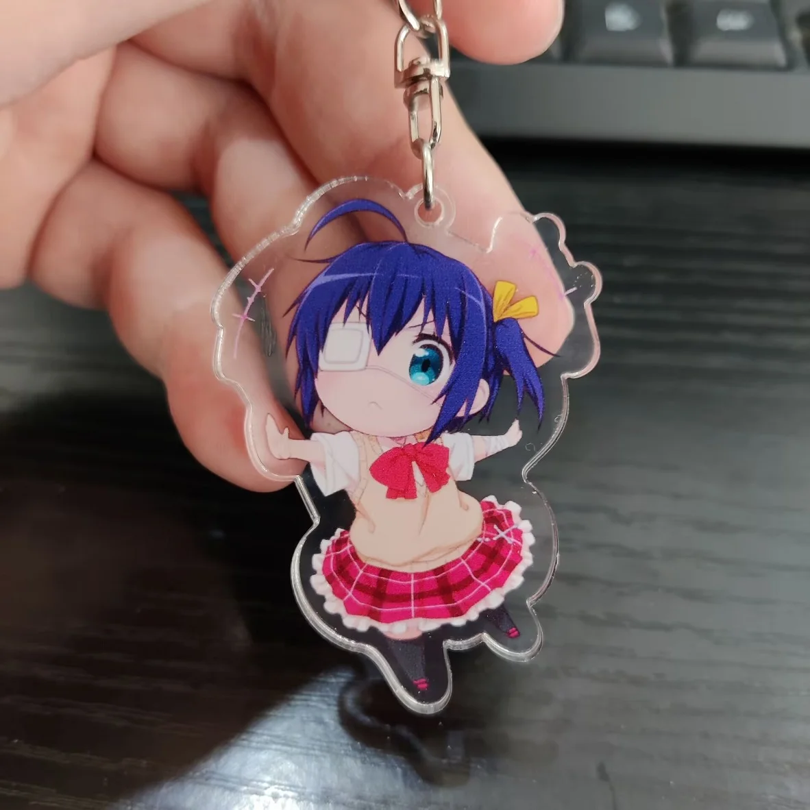 Amor, Chunibyo y otros delirios figuras de Anime Takanashi Rikka Cosplay llaveros acrílicos dibujos animados cuadráticos lindo bolso decoración