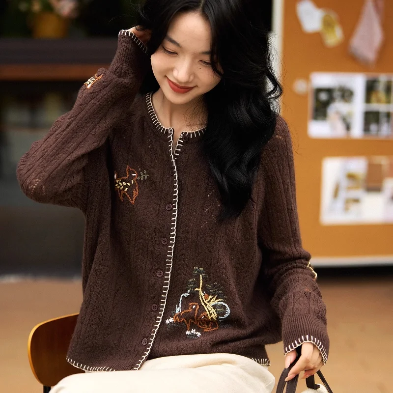Birdtree, Cardigan tricoté 90% laine de mouton 10% cachemire, pull à manches longues et col rond brodé pour femme, manteau d'automne 2025 T5O729JF