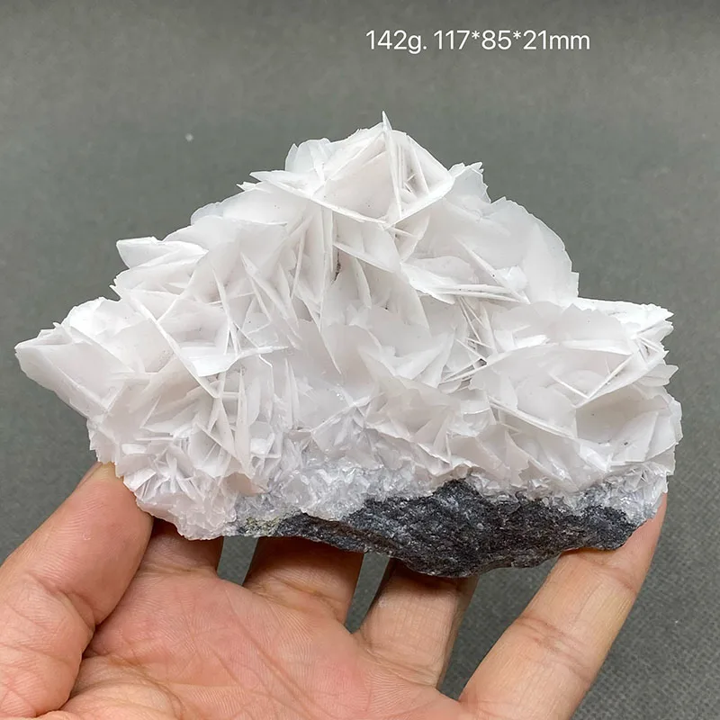 100%Natural white flake  fluorescence calcite（Fluorescent effect pink） rough specimen crystal quartz gemstone