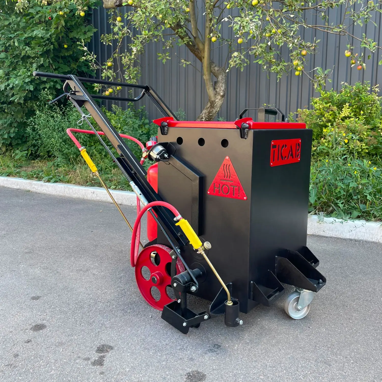 Compact Mini Crack Sealer Machine BPM-100 Powerful Asphalt Equipment with New Engine for Road Sealing