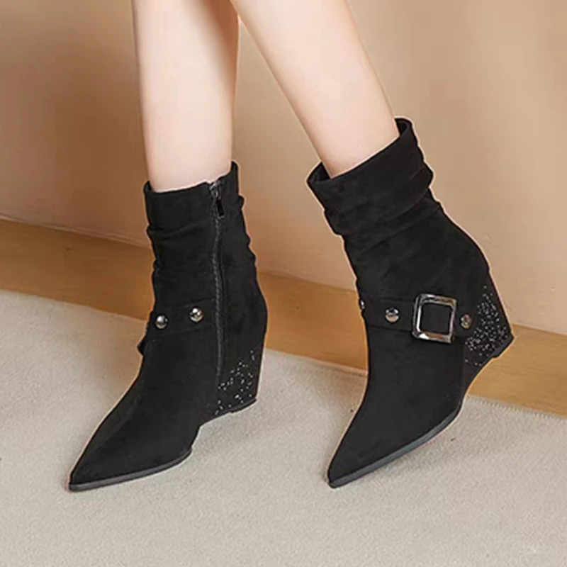 أسافين النساء الأحذية الجلد المدبوغ عالية الكعب أشار حذاء مزود بفتحة للأصابع مثير حفلة شتاء جديد 2025 موضة حذاء من الجلد الاتجاه مشبك مضخات Zapatos #1