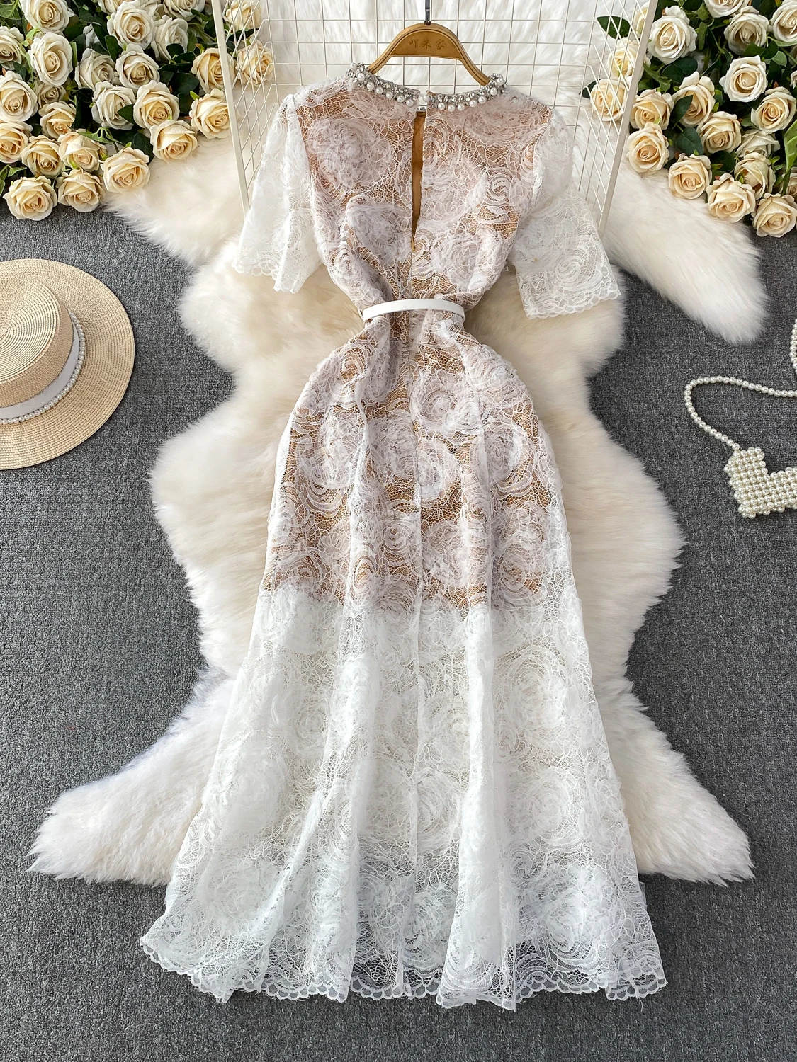 우아한 라운드 넥 레이스 장식 다이아몬드 하이웨이스트 피쉬테일 드레스 럭셔리 패션 출퇴근 스타일 반팔 여성 드레스