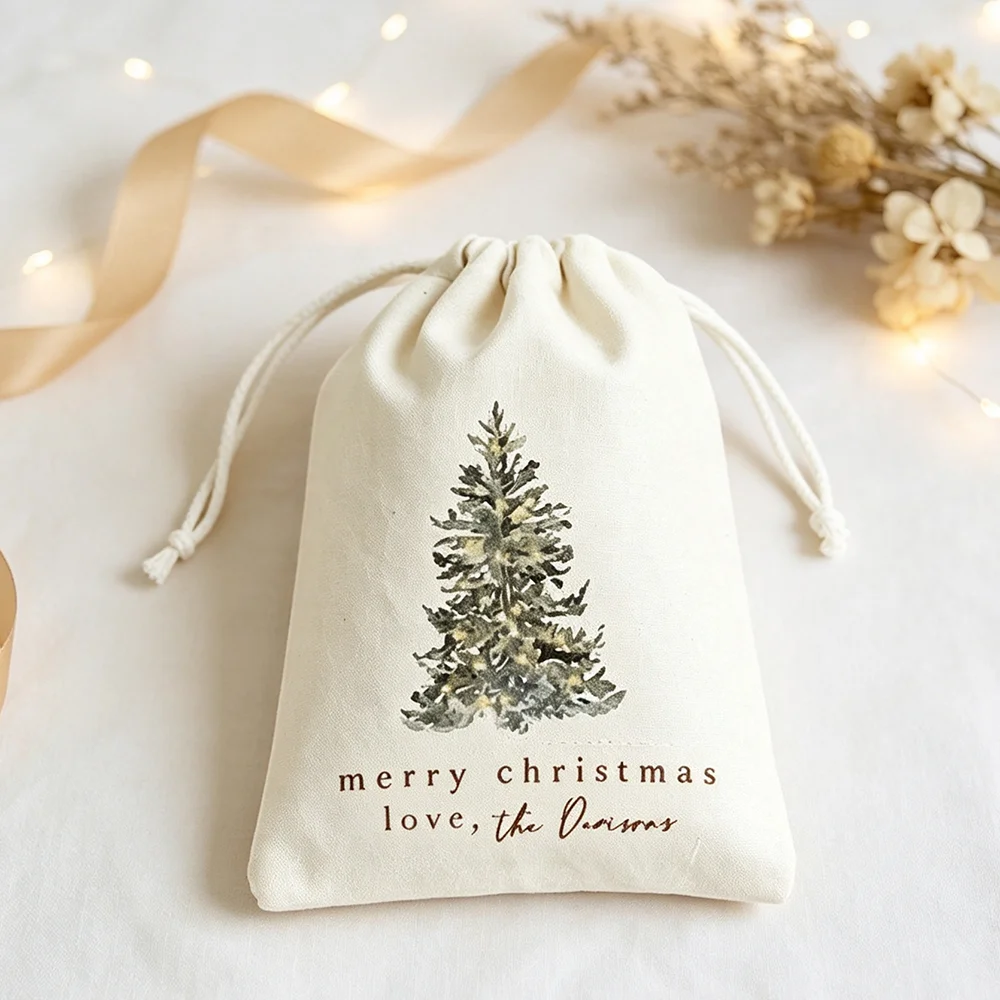Custom Merry Christmas Tree Muslin Gift Bag with Name Personalized Winter Xmas Holiday Parties Canvas Drawstring Bags for Kids