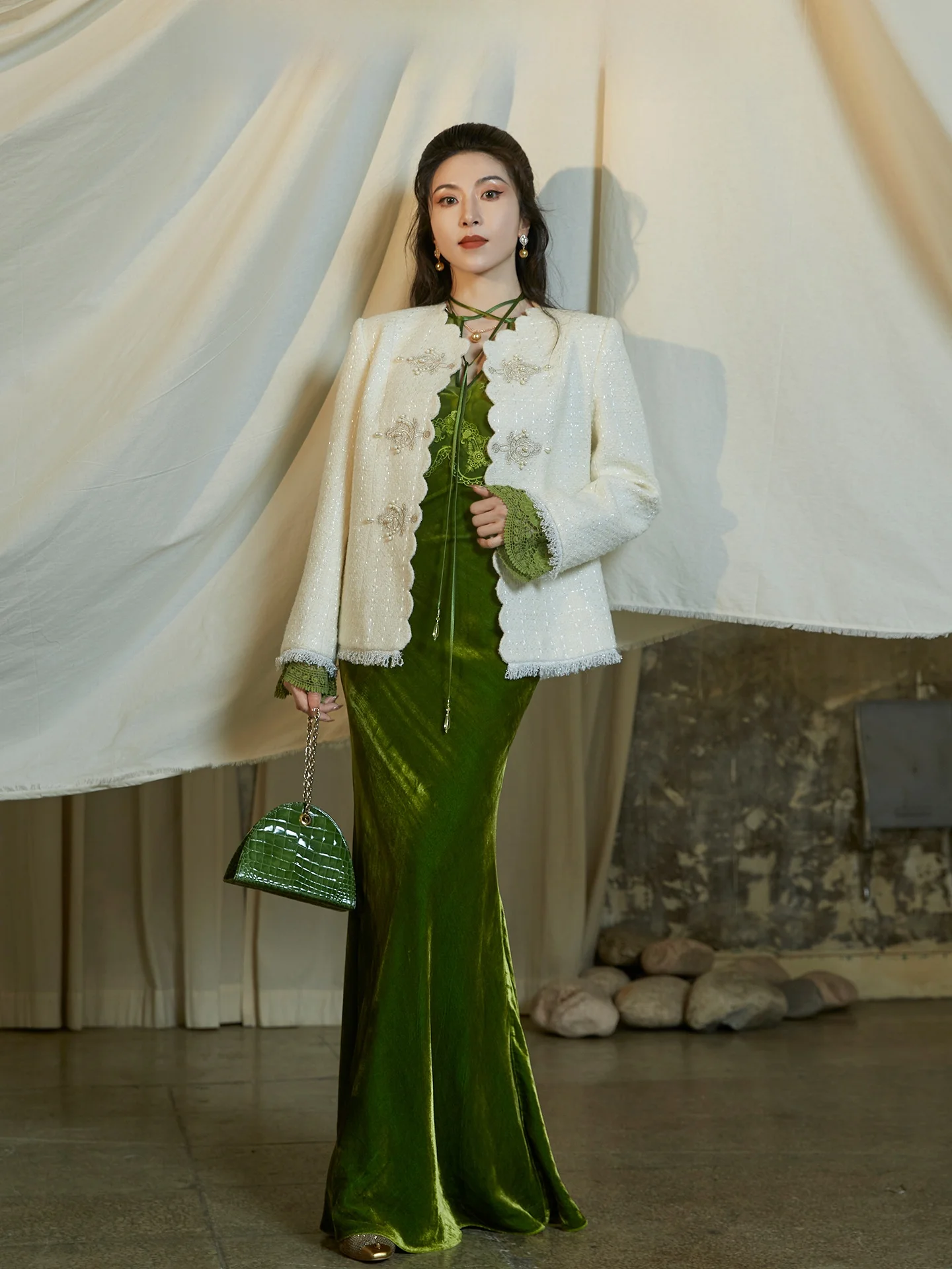 

Элегантное белое короткое пальто Ele Daytime Sereni из твида с изысканной тяжелой вышивкой, женская модная верхняя одежда из полиэстера и шерсти