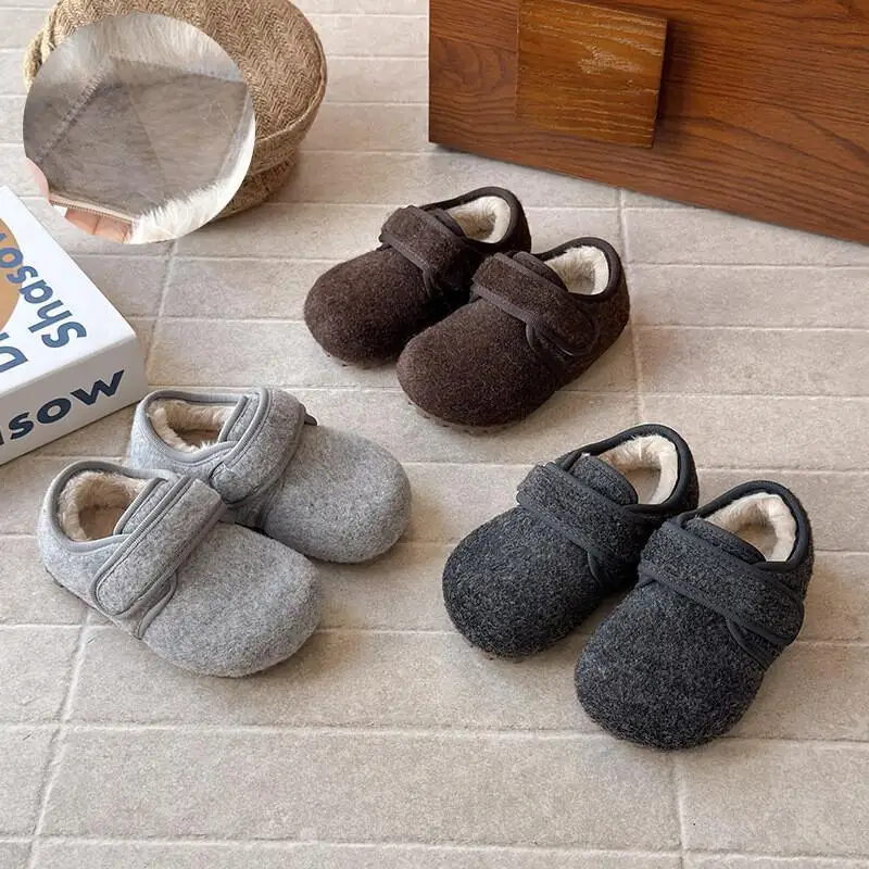 

Kawaii Casual Doug Shoe Fashion Childrens Shoes Korean Style Kids Winter Wool Faux Fur Unisex Casual Soft Sole Bean Shoes New