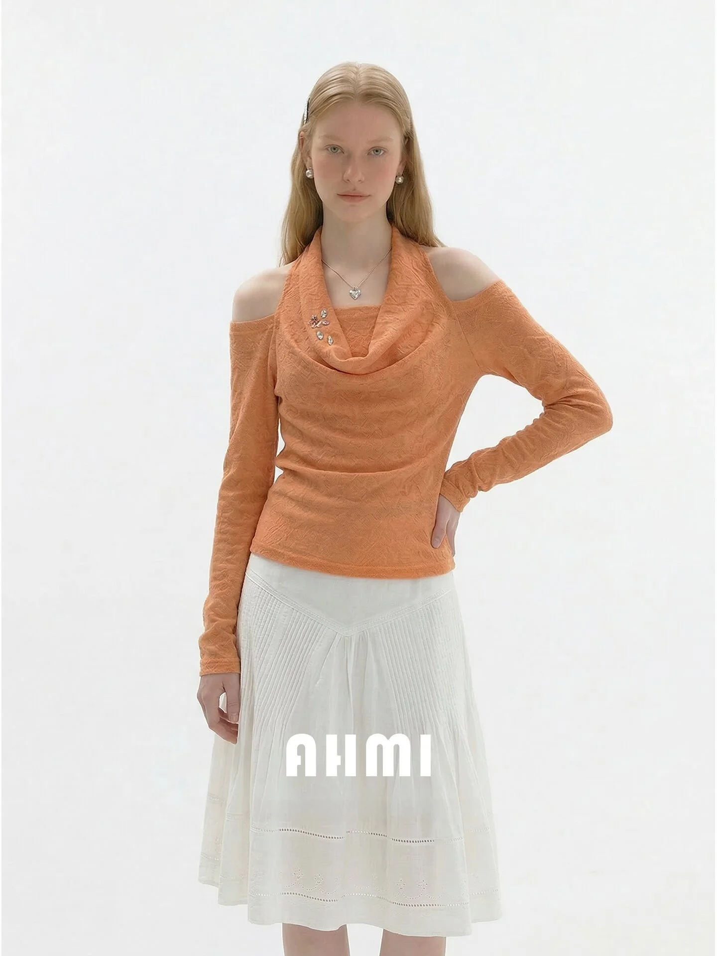

AHMI Orange Long Sleeve Neck Hanging Shoulder Women's T-shirt Slimming Spring 2026 High Waist Travel Friendly Skin Friendly