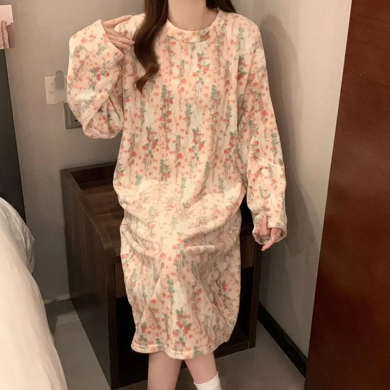 Frau Rundhals Gedruckt Flanell Pyjamas Mädchen Sexy Lose Schlaf Rock Lange Ärmeln Vier Jahreszeiten Hause Kleidung Nachthemd Neue