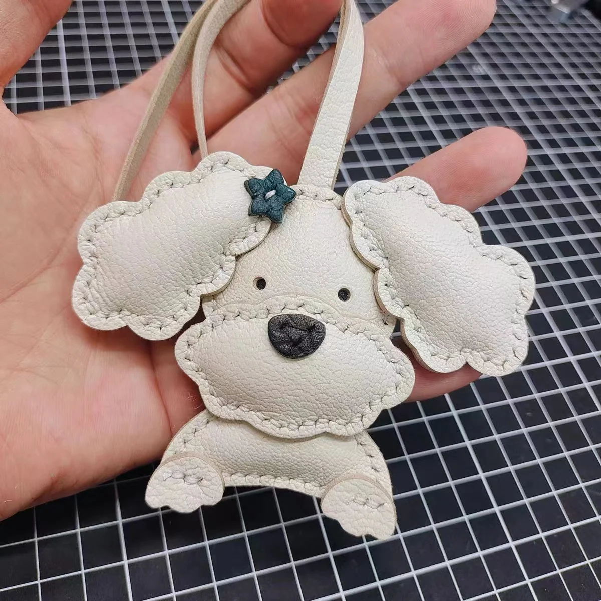 Handmade Leather Goods, Teddy Dog Keychain Pendants, Customized with Various Laser Knife Molds, Dies Scraper Booking