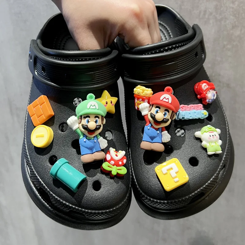 12 Stks/set Nieuwe Mario Schoenen Accessoires Sanrio Cartoon Kawaii Gat Schoenen Gesp Diy Decoratie Verwijderbare Meisje Geschenken