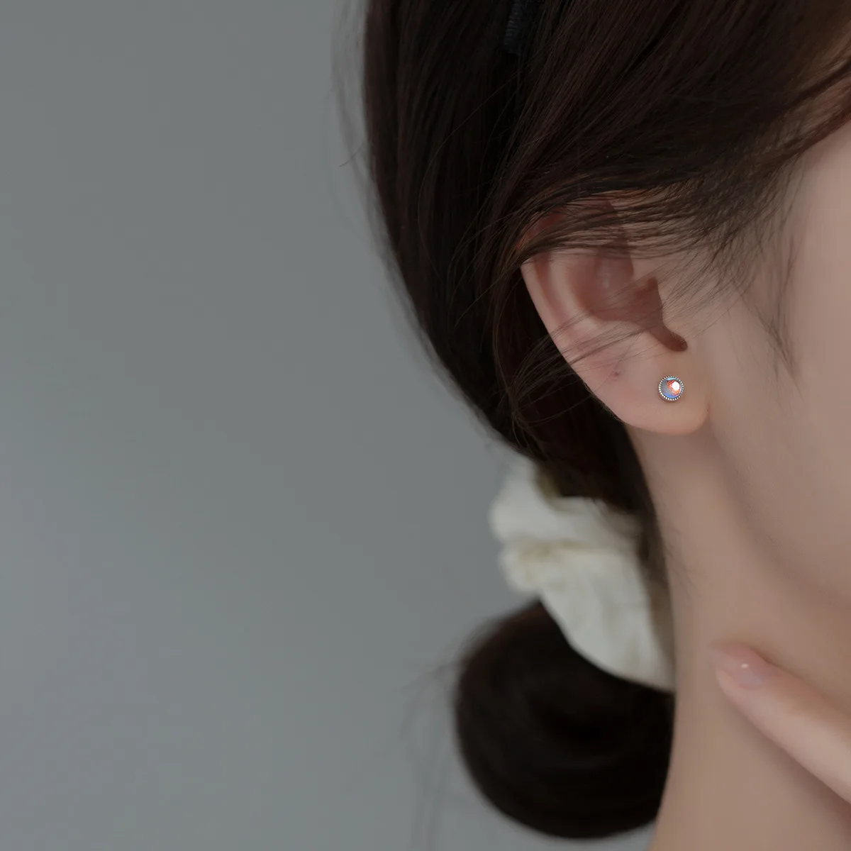 925 Sterling Silver Round Colored Crystal Stone Thread Bead Stud Earrings Pierced Ear Fashion Jewelry for Women