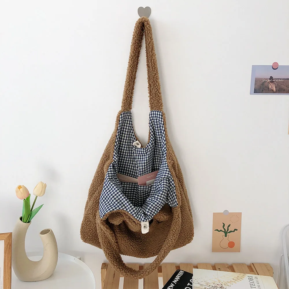 New Winter Soft Plush Tote Bag Women Cartoon Embroidery Imitation Lamb Hair Shoulder Bag For Women 2020 Shopper Bag