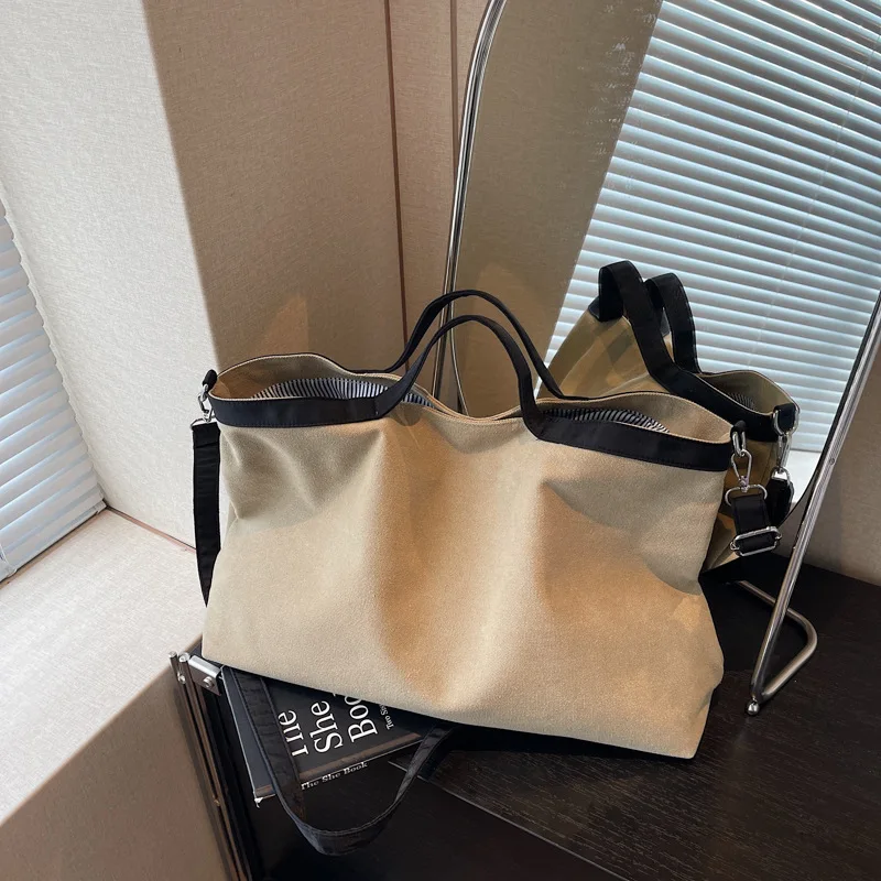 

​ Летняя минималистичная большая сумка 2025 года — регулируемая веганская сумка через плечо большой емкости, водонепроницаемая пляжная сумка в стиле бохо-шик для пригородных поездок