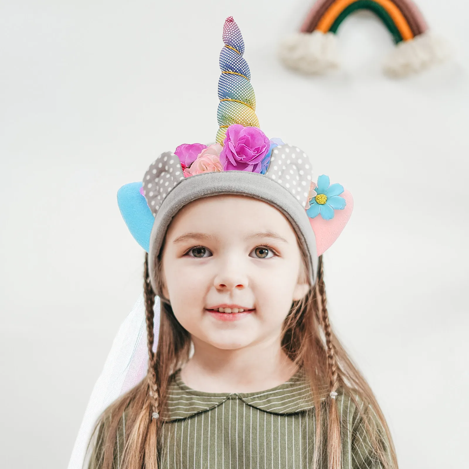 

1Pcs Glitter Ear Unicorn Headband with Tulle Rainbow Horn Hair Band for Fairy Tale Costume Party Banquet Dancing