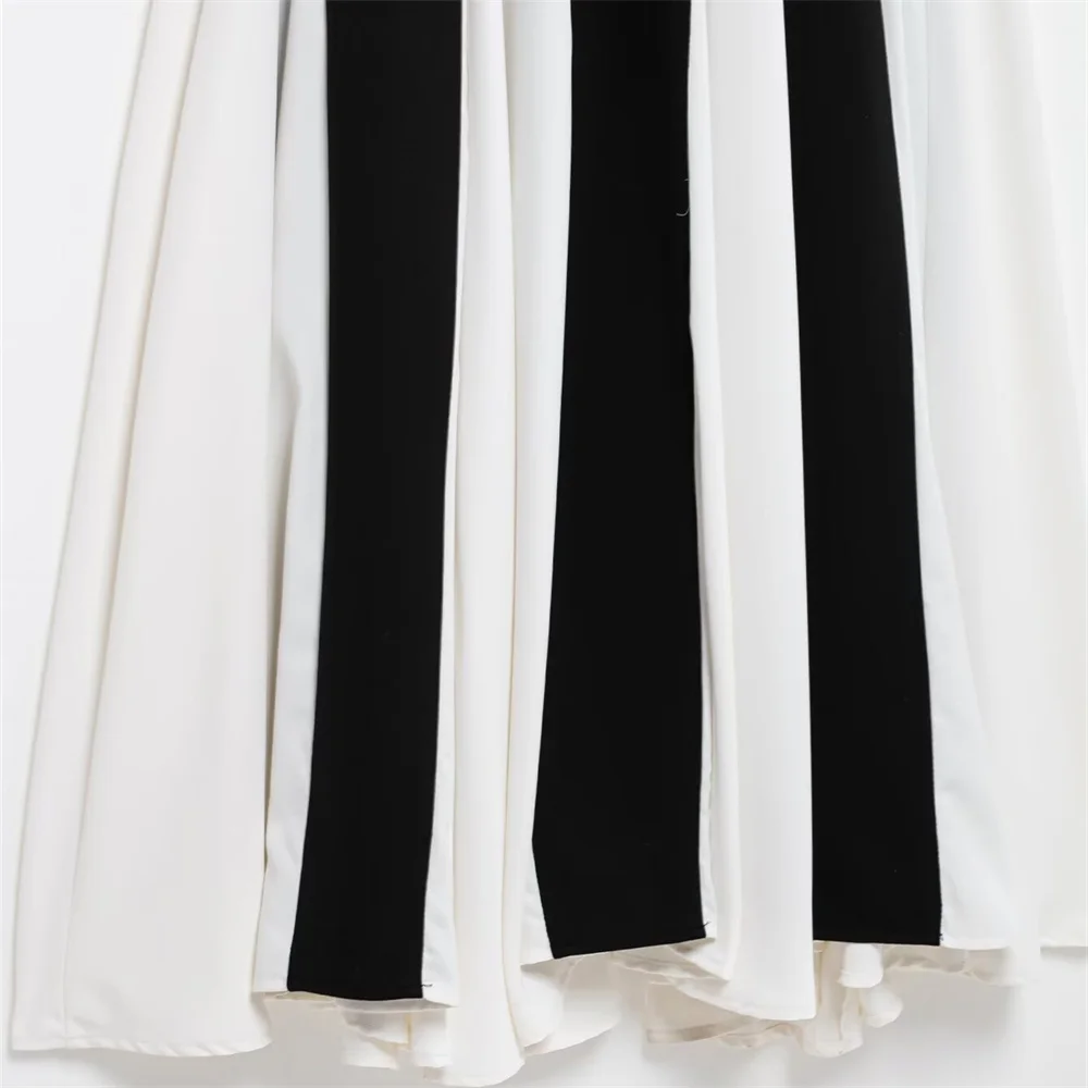 Damska sukienka na ramiączkach z kontrastowymi elementami i ozdobnym zamkiem błyskawicznym bez ramiączek, idealna na wiosnę i lato, nowa kolekcja odzieży damskiej.