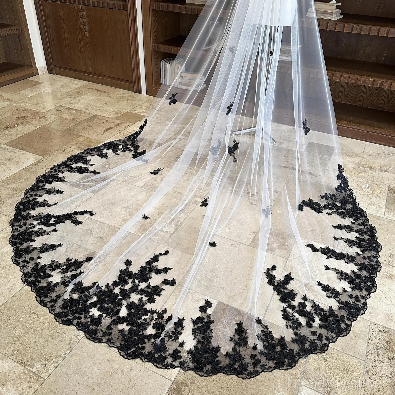 3D Black Floral Lace Bridal Veil with Scattered Petal Wedding Veil Black Embroidered Flower Veil High Quality Handmade