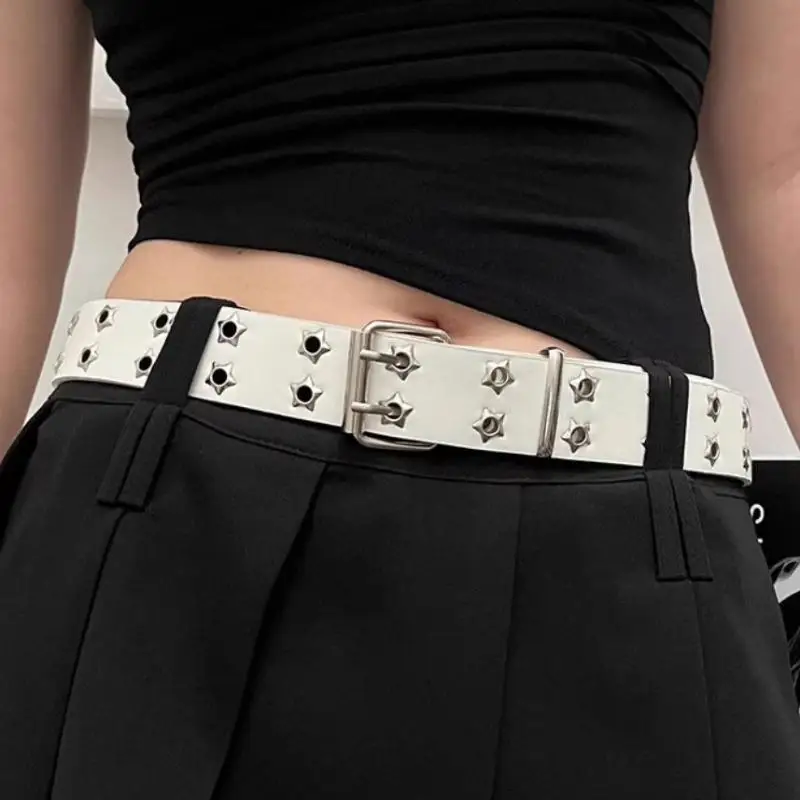 1 Stück schwarzer Kunstledergürtel mit silbernen Sternnieten und Doppelstiftschnalle für Punk-Streetwear, lässige Alltagskleidung – Detail 5