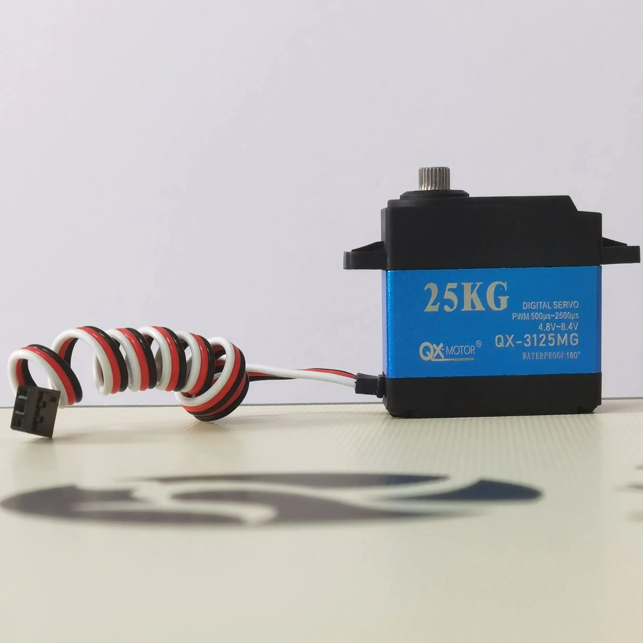 QX-3120MG QX-3125MG QX-3130MG QX-3135MG Servo impermeabile