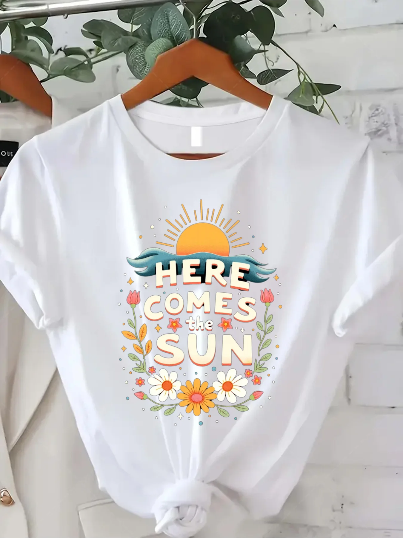 Vintage T-Shirt - Here Comes The Sun Floral Suitable for Skin Tones Sleeve Round Neck Slight Blouse Top for Spring Summer Fall