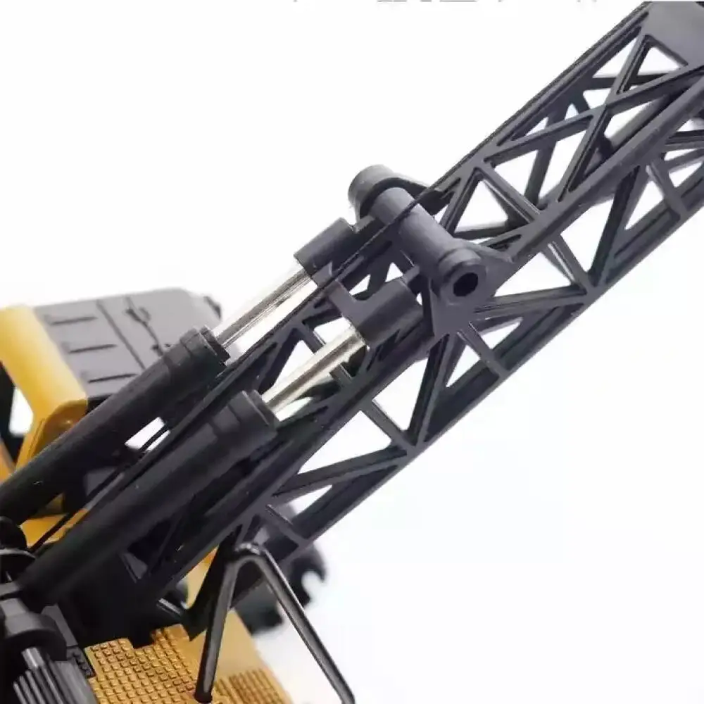 Huina 1/50 Alloy Tower Crane Model pojazdu inżynieryjnego zabawka dla dzieci koparka statyczny model ciężarówki zabawki dla chłopców prezenty dla