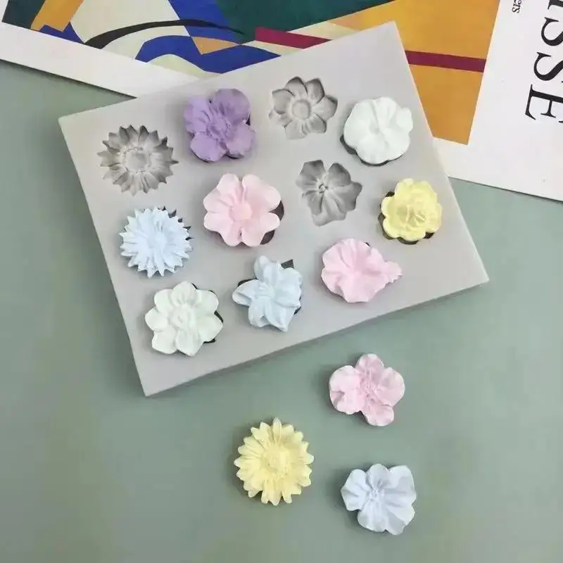 Mini Small Flower Silicone Mold Creative DIY Chocolate Candy 3D Molds Kitchen Baking Cake Decoration Tool Candle Soap Mould