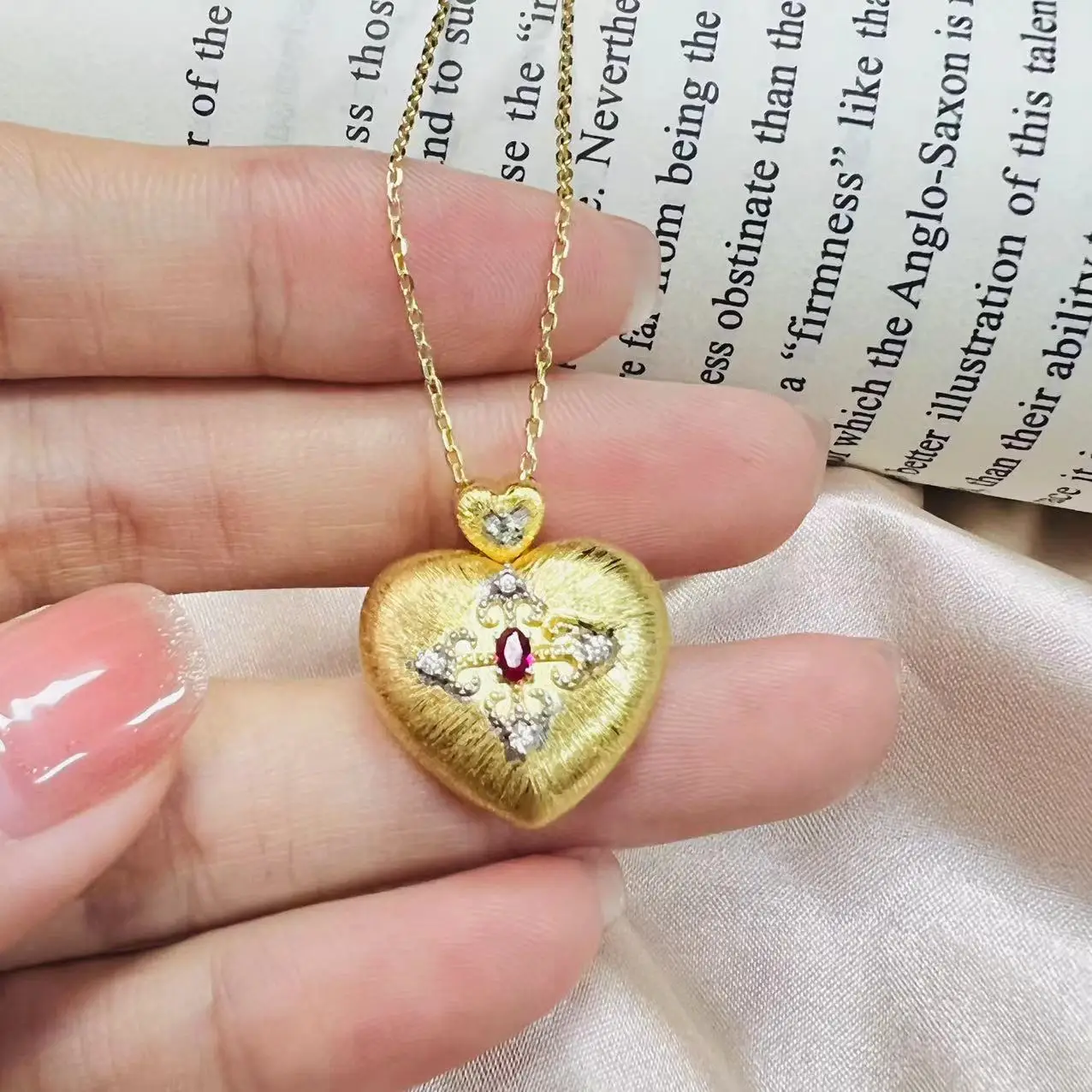 

S925 Silver Inlaid Ruby Pendant Love Heart Shape Brushed Court Style Clavicle Chain For Women