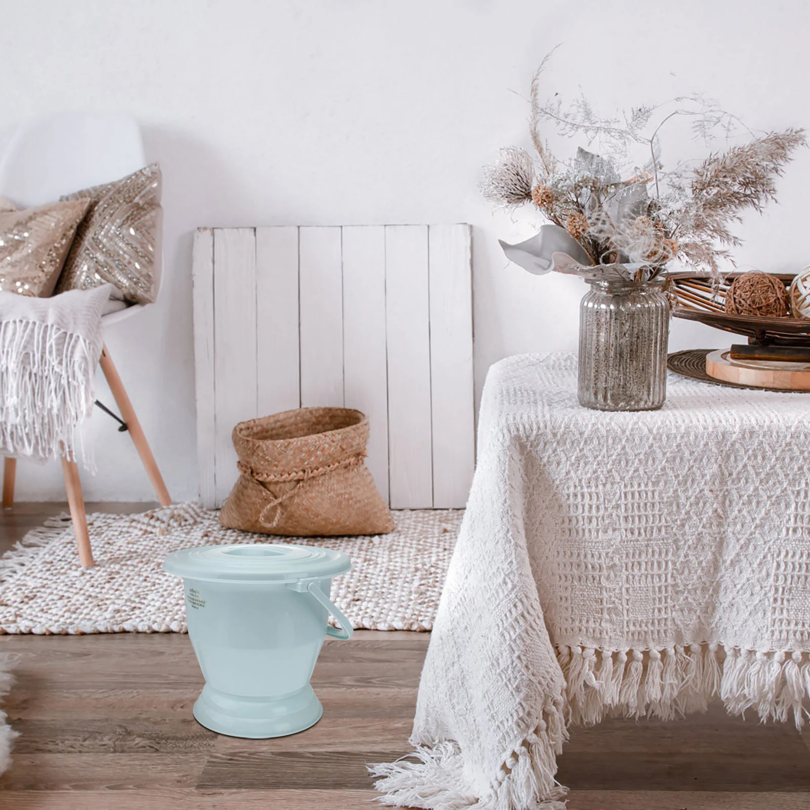 

1pc Handheld Potty For Elder Children Pregnant Women Durable Pp Plastic Portable Bed Pan Locking Lid Easy Pot