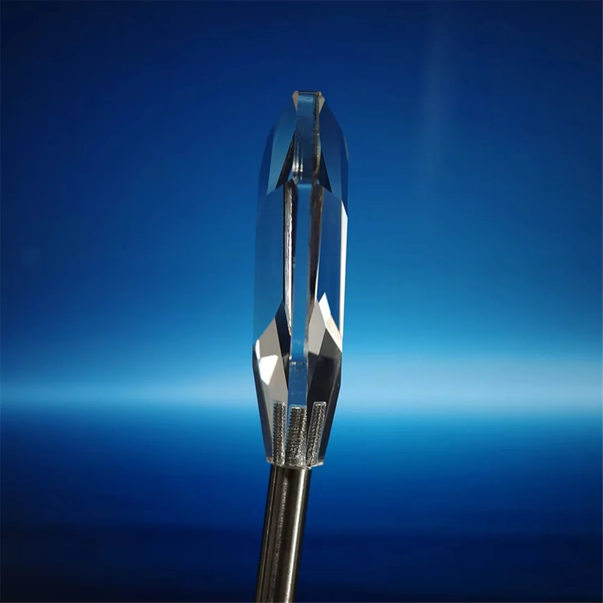 

X61A_Foreground Blur Prop Glass Crystal Prism with Stick Transparent