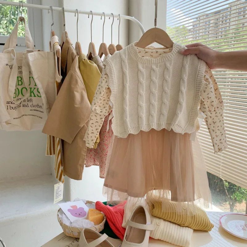 2025 Jesień Zima Bawełniana Kamizelka Dziecięca Chłopięca Dziewczęca Sweter Bez Rękawów z Koronką Top na Ramiączkach Strój dla Malucha 3-10 Lat