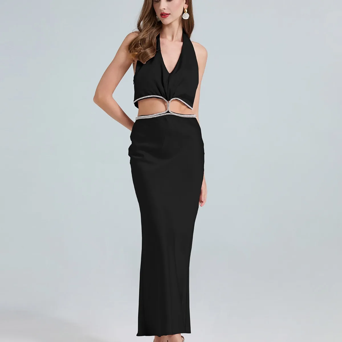 Abito Lungo in Raso di Seta con Scollo a V e Decorazioni in Diamanti, Collezione Primavera 2025, Nuovo Modello Estivo