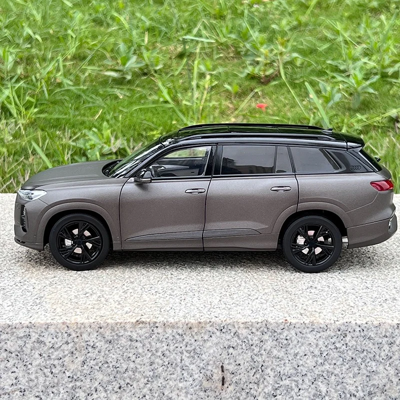 1/18 nuova lega Q6 2022 Light Edition SUV Diecast Model simulazione Car Collection ornamenti Boy Toys Gifts