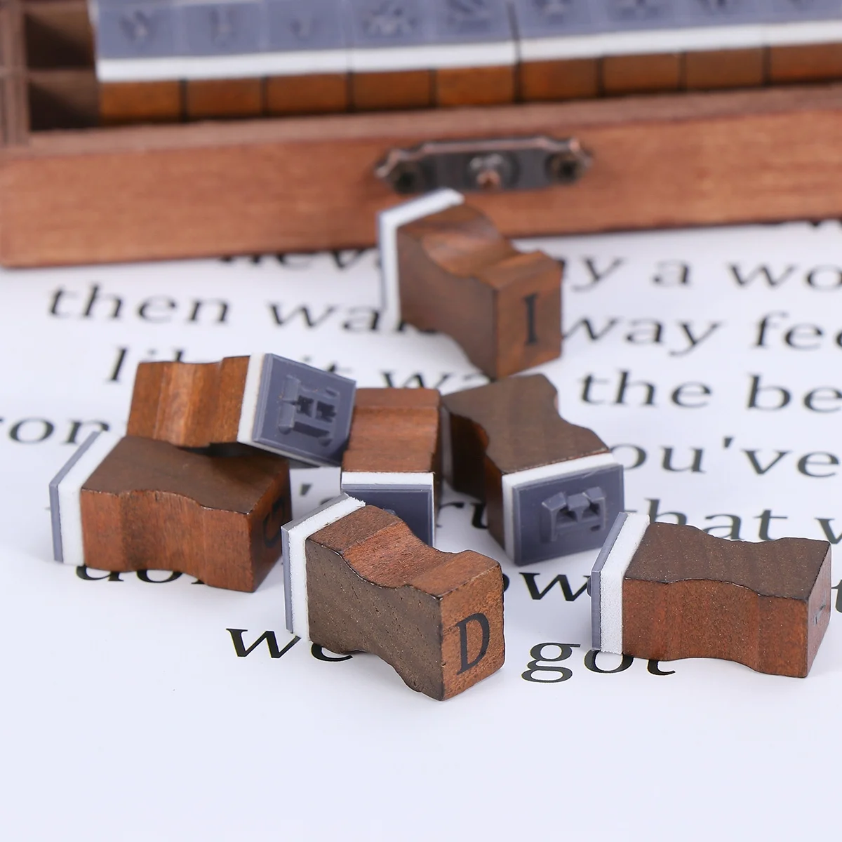 

30Pcs Letter Seals Retro Wooden Box Brass Buckles DIY Stamps for Customs Security Banking Legal Anti-Counterfeiting
