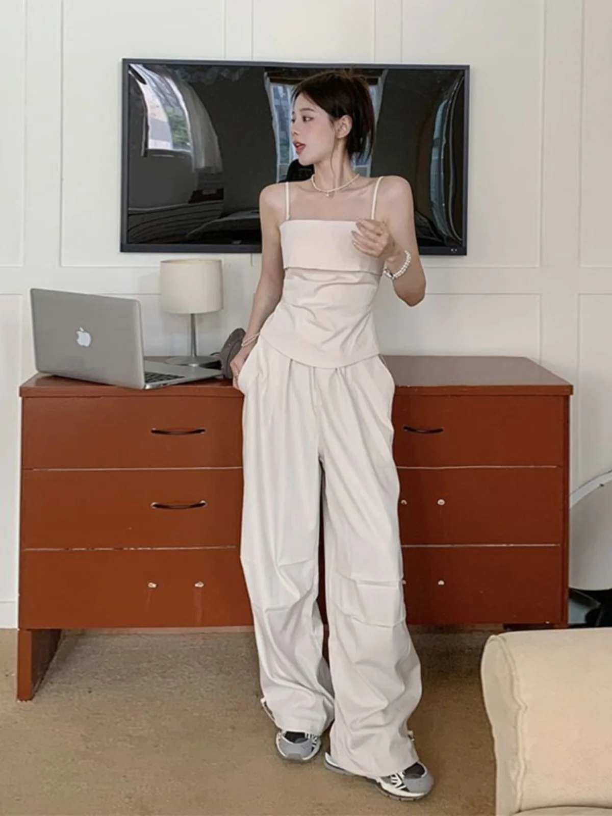 

Fashionable Two-Piece Set Women's Summer Spicy Girl Elegant Strapless Crop Top Loose Wide Leg Pants Long Pants Outfit