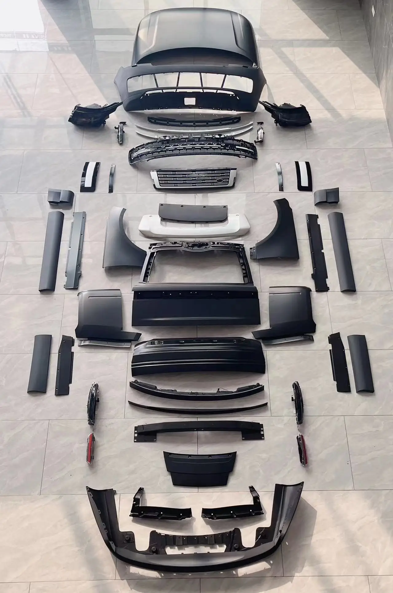 The Latest Old to New Body Kit Hood Tailgate Bumper Headlights Tail Lights Facelift Body Kit for Range Rover Vogue