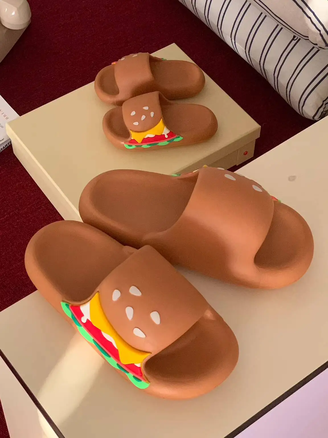 

Unisex Home Slippers 2026 Spring Summer Bathroom Slippers New INS Fashion Anti Slip Funny Hamburger Sandals Man Outdoor Slippers