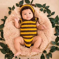 2Pcs/Set Newborn Photography Costumes Props 3/6 Months Baby Cute Bee Crochet Jumpsuit and Hats Infants Photo Shooting Clothes