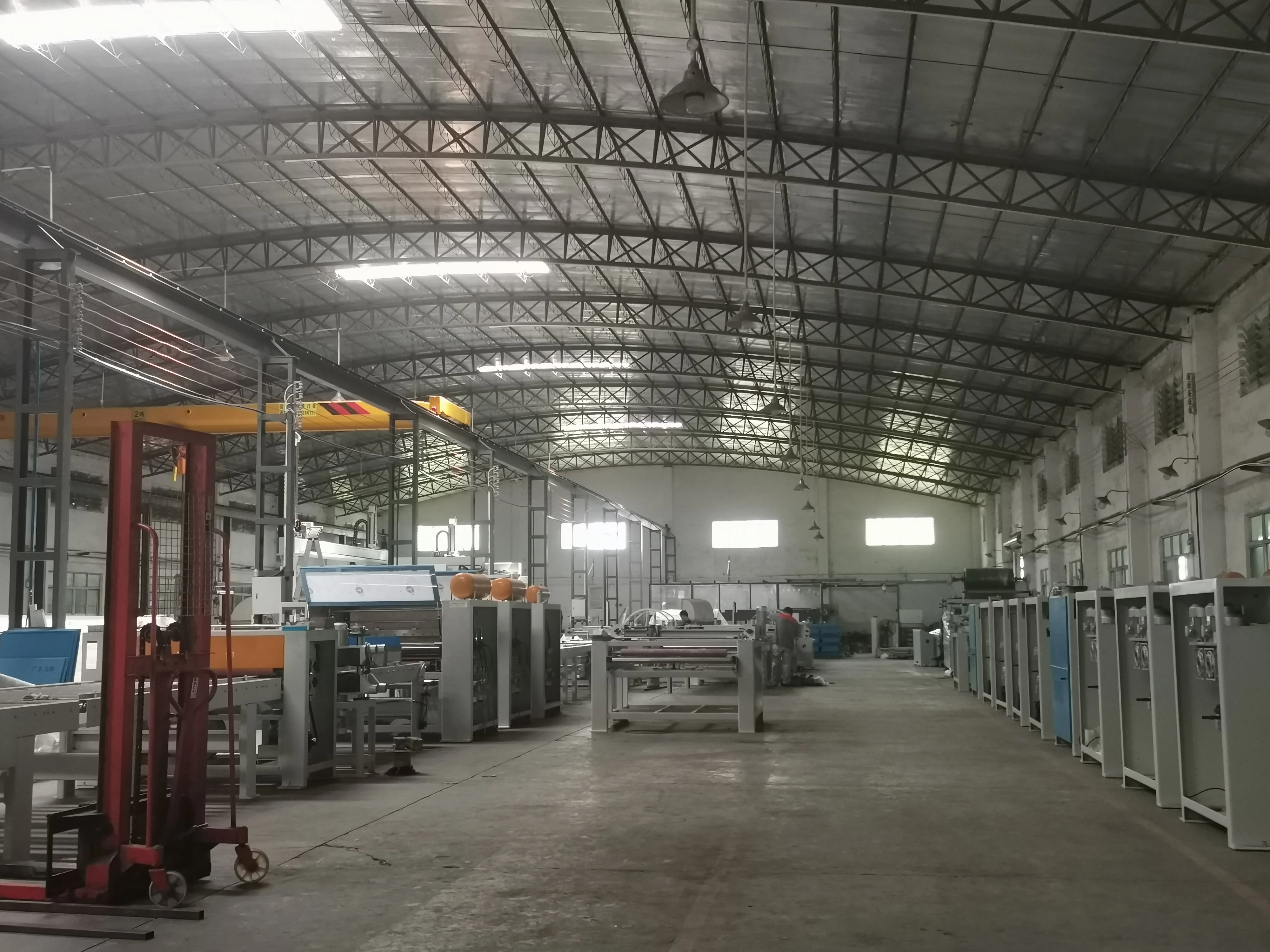قوانغتشو المصنع مباشرة آلات النجارة آلة الإلتصاق الإلتصاق مفرشة الخشب الرقائقي MDF PVC رغوة مجلس آلة لصق