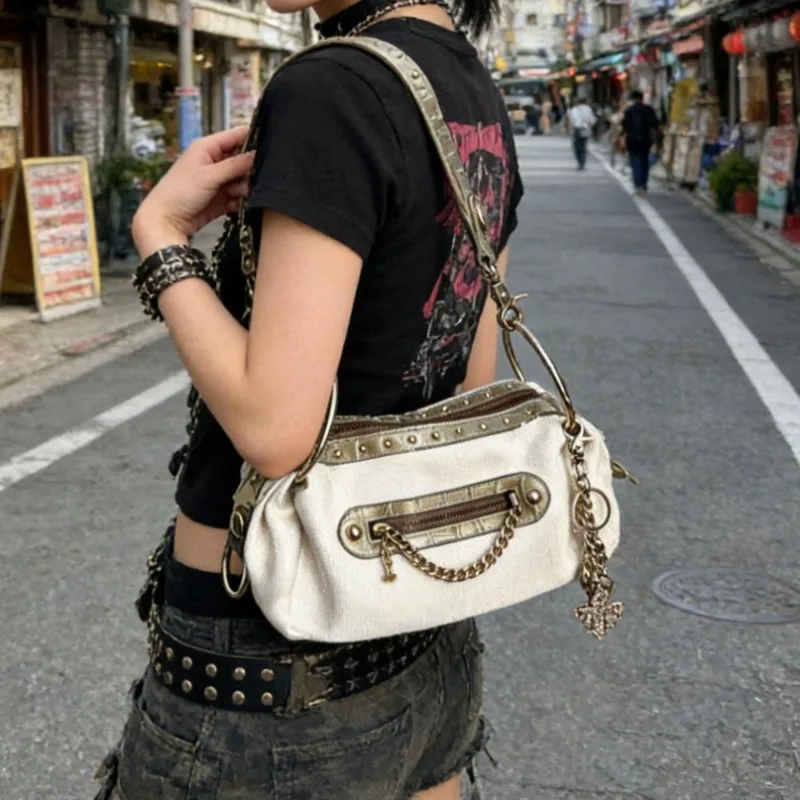 

Стильная сумка на молнии через плечо, мотоциклетная сумка с заклепками, ретро-сумка Y2K, женская джинсовая холщовая сумка с металлической цепочкой