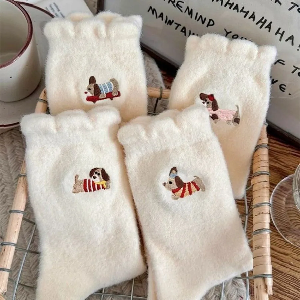 5 أزواج من الجوارب الشتوية للكلاب الألمانية سميكة غير قابلة للانزلاق جورب كلب كرتوني دافئ حراري قابل للتنفس جوارب منتصف العجل للطقس البارد