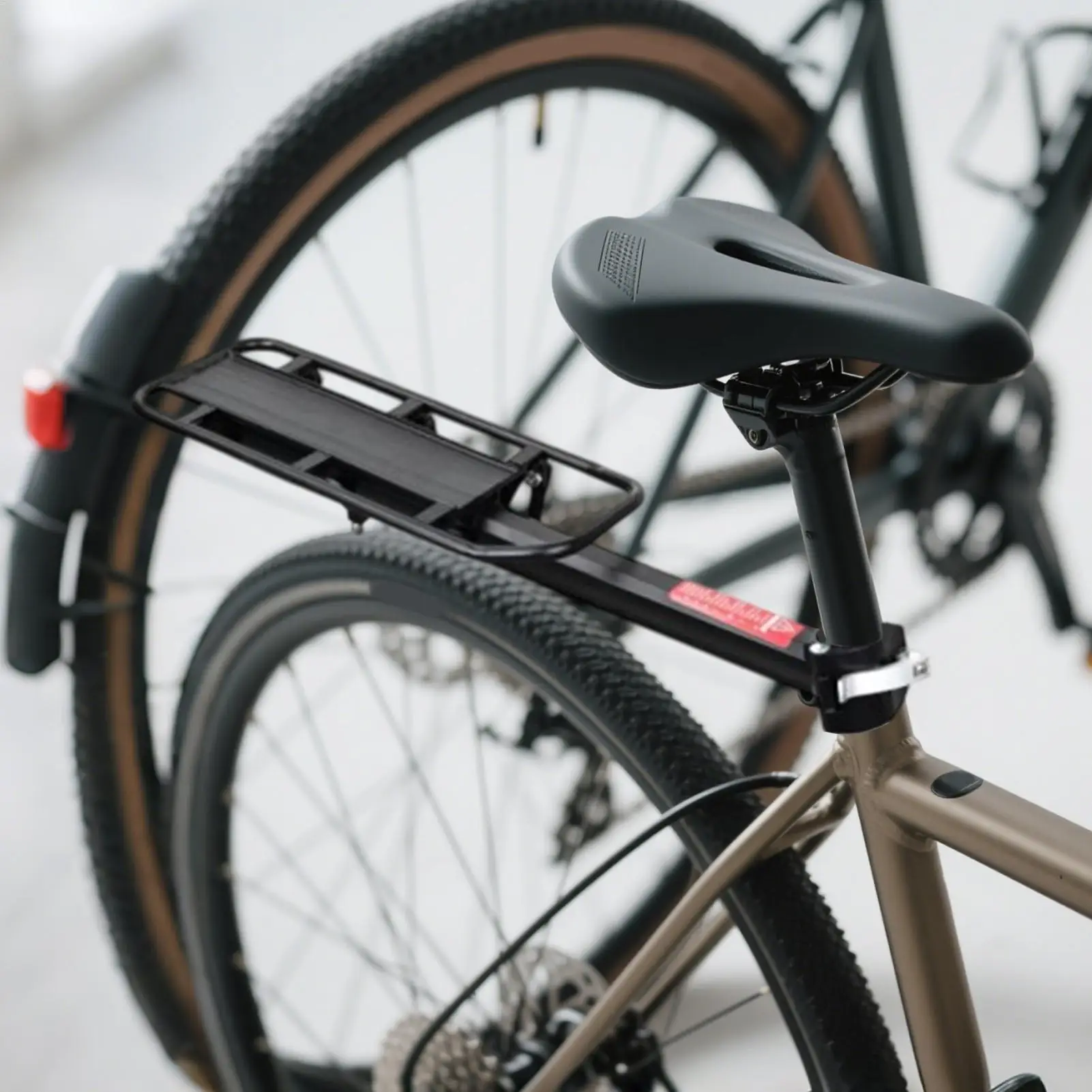 

Back Rack For Bicycle Quick-Release Removable Luggage Rack For Bicycles High Strength Cargo Carrier Bracket Luggage Holder For