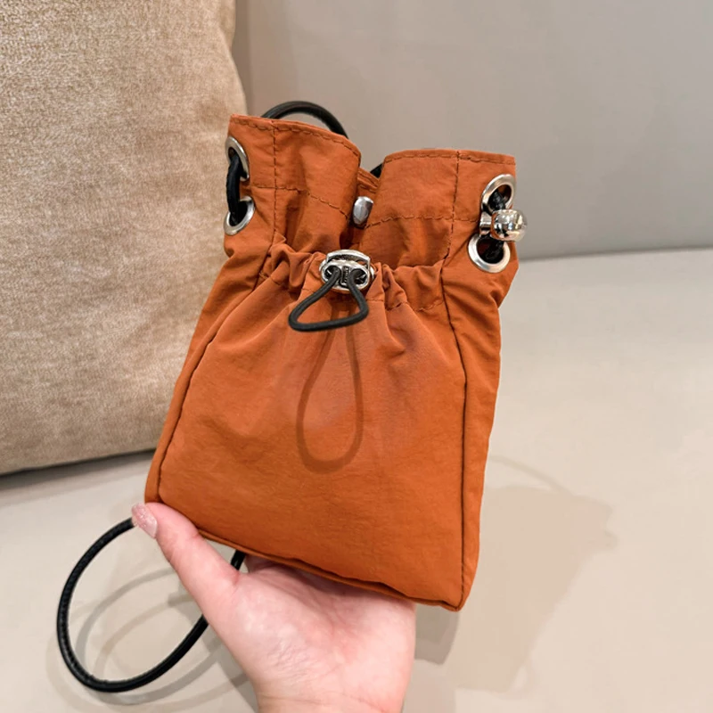 Bolsa de ombro multifuncional simples e versátil estilo INS