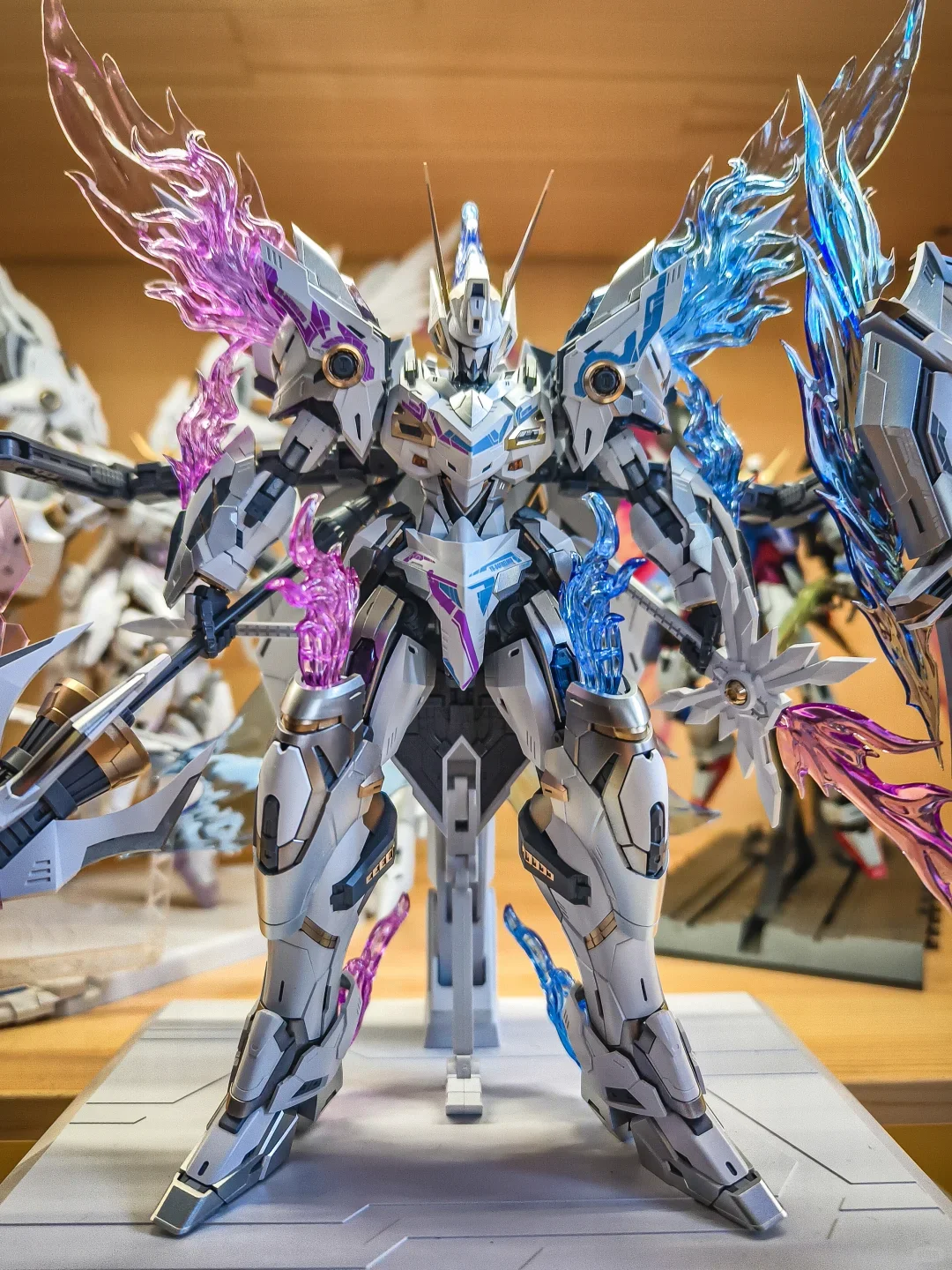 

100% Оригинальная сборная модель Snaa Yr04 Firelord, Фигурки-игрушки «Круглый стол» (Рыцари) 1/100, Император Хуаньянь Суэйян, Подарки