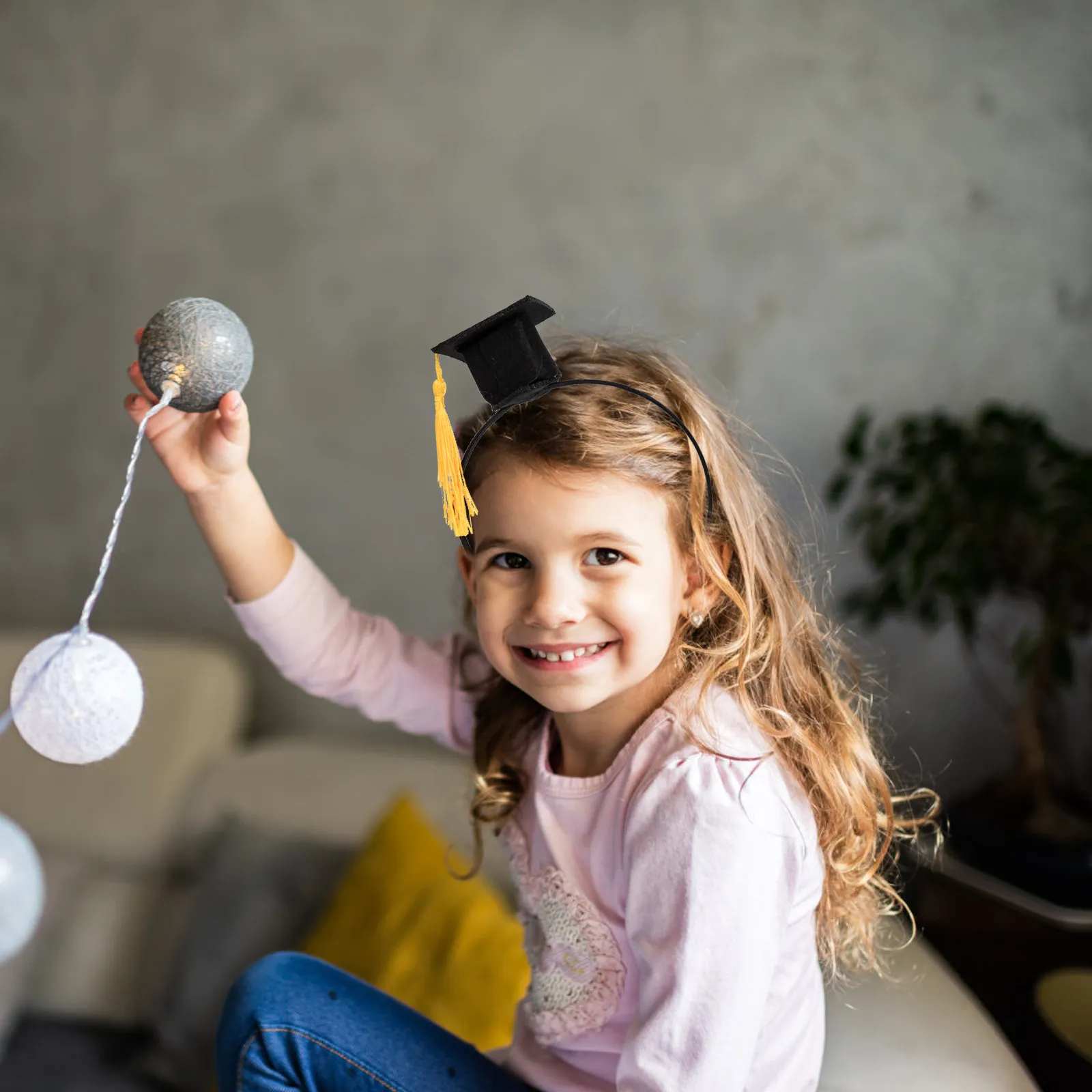 

2Pcs Graduation Hair Band Doctor Hat Headdress Creative Tassel Hair Decoration for Graduation Party Photo Shoot Costume Prop