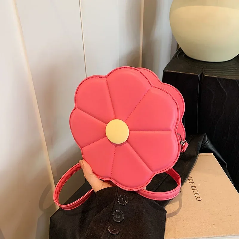 

Flower Shaped Trendy Crossbody Bag PU Leather Crossbody Purse Cute with Adjustable Strap for Women and Girls