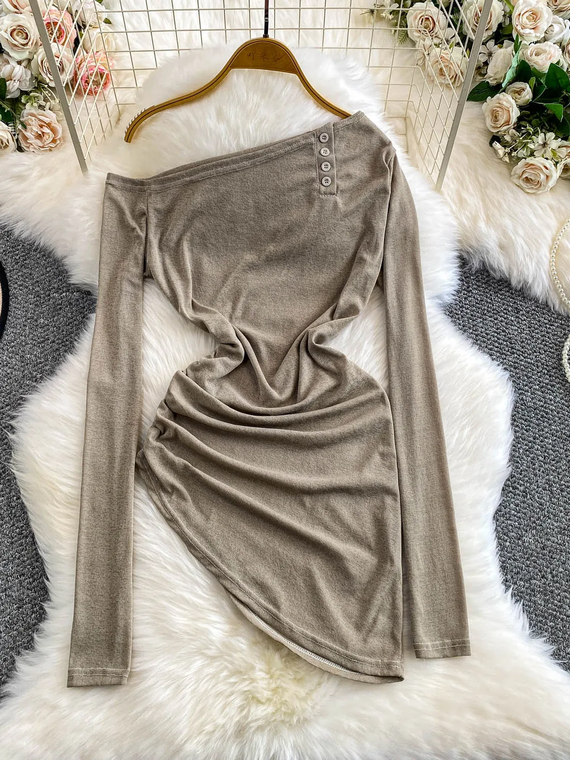 

Сексуальная футболка с косым воротником, женская летняя дизайнерская футболка миди с завязкой на талии, базовый слой, топ, асимметричная высокая талия, длинный цвет све