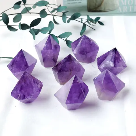 1 STÜCK Natürlicher Kristallstein Lila Quarz Uruguay Amethyst Kristall Turm Pyramide Dekorationen Reiki Heilung Meditation Ausgleich