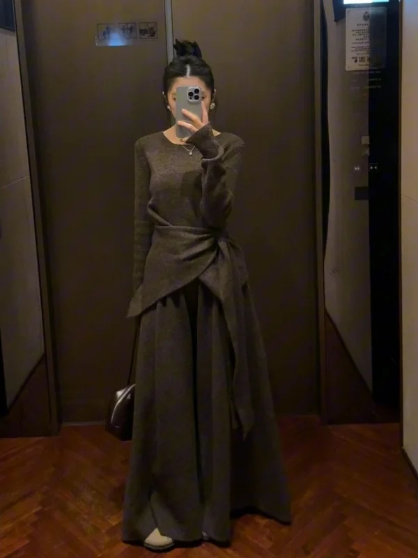 

Laid-back Style Women's Two-Piece Set Bow-Tied Top Slimming Casual Pants Korean Fashion Comfortable Wear Winter Collection