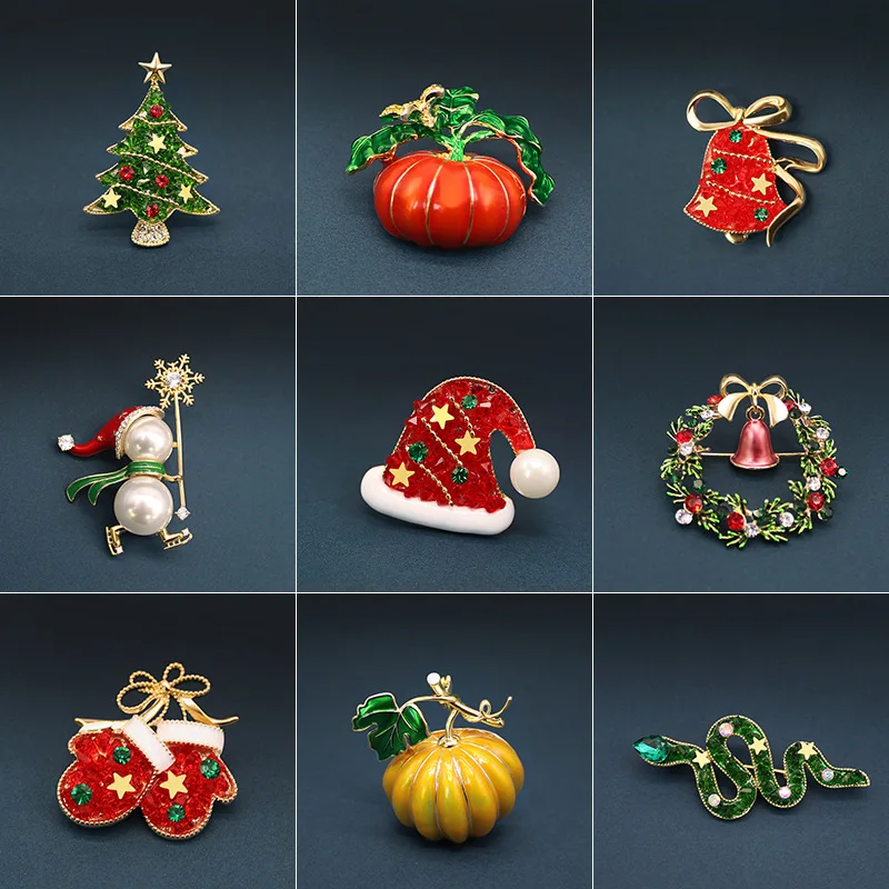 Fashion Green Christmas Tree Brooch for Women Men Light Luxury Exquisite Gloves Sled Brooch Pins Jewelry New Year Party Gifts