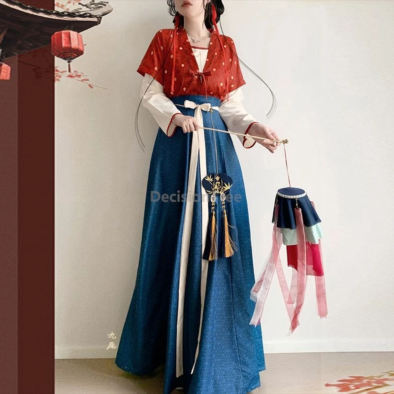 

Женская одежда в стиле ханьфу 2026 года: ретро-модель с принтом в старинном стиле, изысканная, в духе китайской литературы и искусства, для создания элегантного образа.