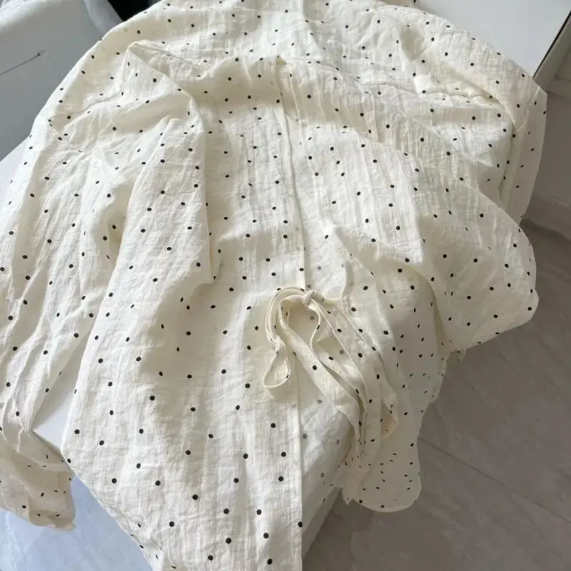 

Белая рубашка в корейском стиле больших размеров с длинными рукавами в горошек, летняя верхняя одежда с разрезом для защиты от солнца, модный топ, женская рубашка